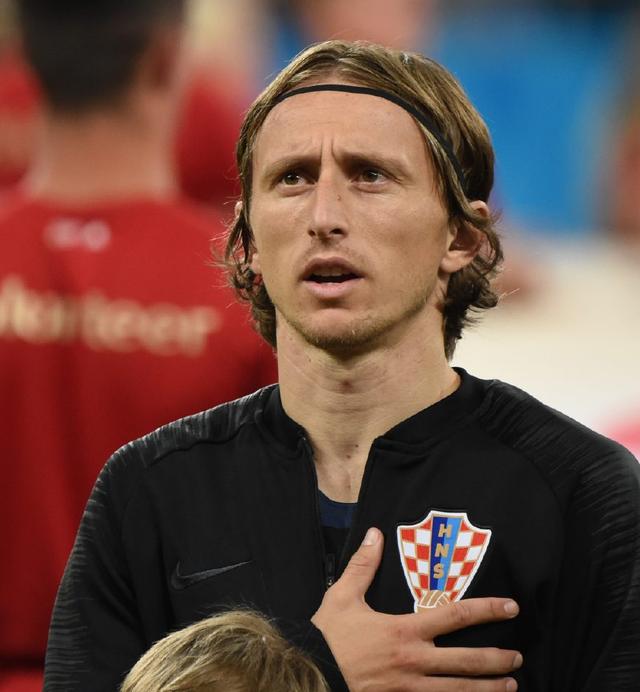 镜报：多特想明年夏天签桑乔，但后者必须接受大幅降薪