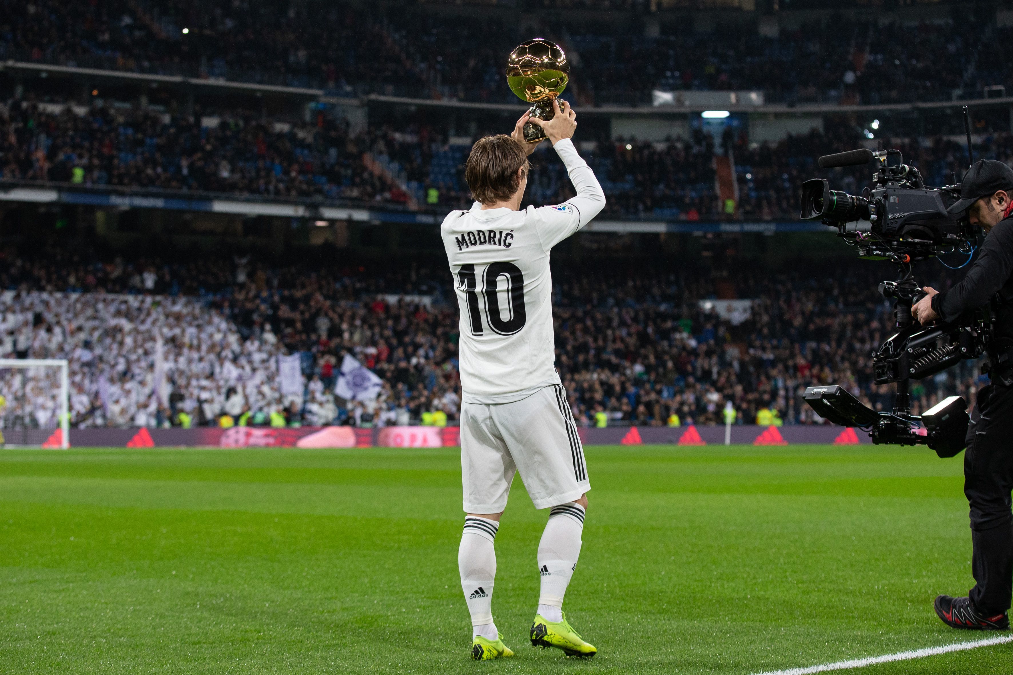 都体：尤文重新考虑引进扎卡；弗拉霍维奇有望出战佛罗伦萨