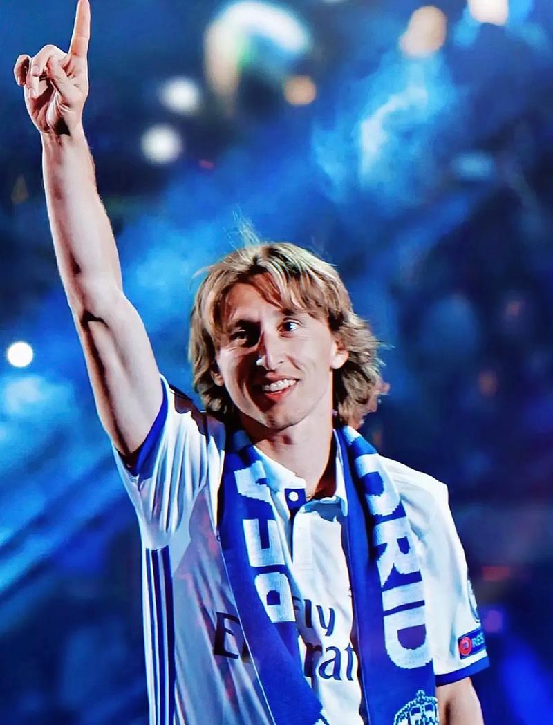 李昊桐丁文一南北半球同时开球，中国高尔夫迎来最魔幻一周